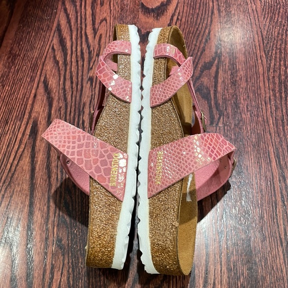 Birkenstock Pink Toe Thong Sandals - Picture 4 of 7